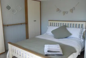 Hollyhock Cottage - Image 5