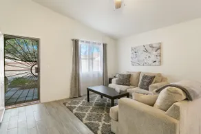 Stunning Vacation Home - Trails, Golf & Dining! - Image 2