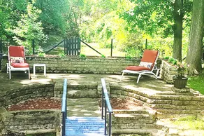 Welcome to Detroit's Urban Oasis - - Image 4