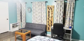 Clean Private Apartment - TV/Wi-Fi/Kitchen/Laundry - Image 3