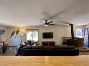 Secluded Cabin, Minutes From Skiing & The Lake - Image 5