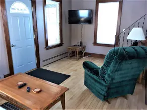 Gladstone vacation rental home 7912 - Image 3