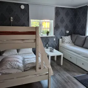 Newly renovated cottage on horse farm - Image 2