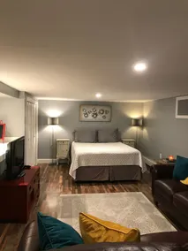 Spacious, private apartment in perfect location - Image 2