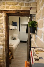 Stunning Parisian apartment~12 min from Notre-Dame - Image 3