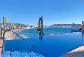 Luxury Apartment with private hot tub - Image 2