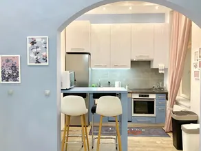 3 Modern Suites + 2 Kitchens Next to Center & Park - Image 4