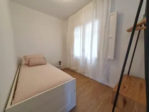 cozy apartment with balcony near Metro - Image 4