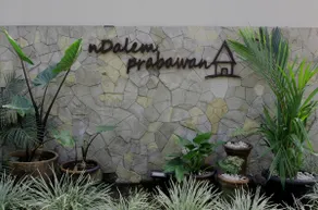 Ndalem Prabawan Private Villa - Image 3