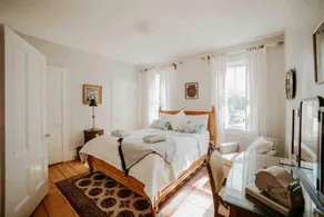Mid-Century Glam - East Side clean + free parking - Image 2