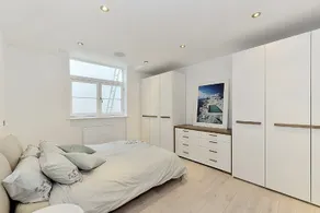 Chelsea 2/3 Bdrm free parking - Image 3