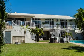 Baron Beach House, Pool, Jacuzzi, Beach 16 pax - Image 3
