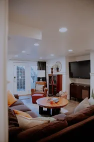 Cozy Clean Walk-out Basement Apartment Near Canyon - Image 4