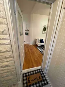 Charming Vintage Farmhouse 1 bedroom Garden Oasis - Image 3