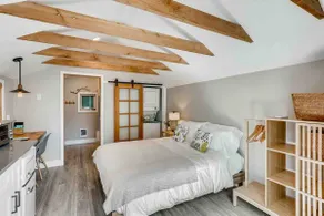 Finch Studio Cottage in Montavilla, Italy - Image 4