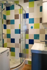 Cozy and bright 2-bedroom apartment, popular Le Plan d’Eau neighborhood - Image 4