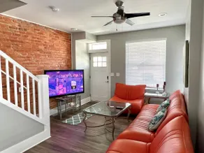 Elegant Townhome In Olde Towne East Near Downtown - Image 4