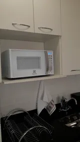 Apartment with NEW cabinets and appliances - Image 2