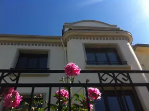 The Island's Gardens - Image 2