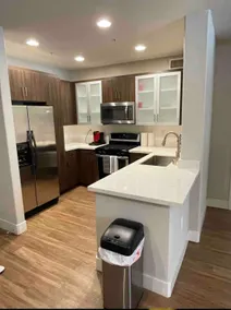 Two Beds and Two Baths Luxury Apartment By UCLA - Image 2