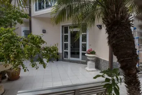 Vdl Luxury Villa - Image 2