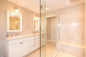 Walk to Edgartown Wharf - Upgraded Vineyard Home with AC and Outdoor Shower - Image 3
