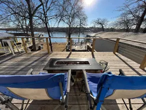 Waterfront Retreat, Spacious Outdoor Deck! Dogs - Image 2