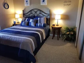 The Pond Shore Lodge, sleeps 4 - Image 2