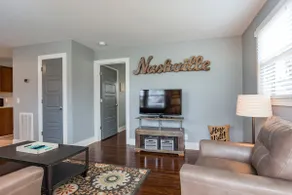 (B) Renovated home! Less than 4 miles to downtown! - Image 4