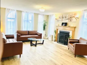 Spacious 3BR Retreat w-Hot Tub Ravine Sleeps 9 - Image 5