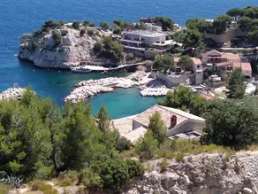 Cabin, right on the water in the cove of Niolon! - Image 2
