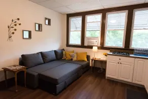 Clean and Comfortable Midland Apartment - Image 4