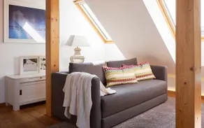 Light-flooded attic apartment (No. 6) - Image 4