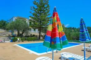 Frangiskos Ena: Private Apt, shared pool. WiFi, A/C, close to the sea. - Image 4