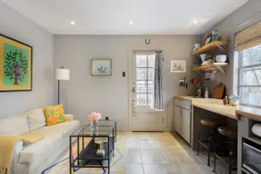 Home to Pigs & Ducks: Sweet East Austin Suite - Image 2