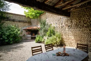Superb 19th C. Farmhouse in extensive grounds, near Pyrenées, Pau and Lourdes - Image 2