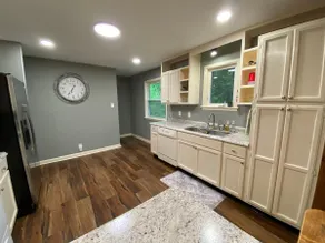 Quiet City Home, 7-8 min to Downtown Knox - Image 4