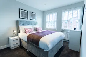 Wiltshire Suite - Luxury Serviced Flat in Old Town with secure parking - Image 2