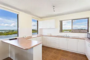 Dolphin Place 05 - Image 5