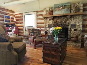 Black River Cozy Cabin - Image 4