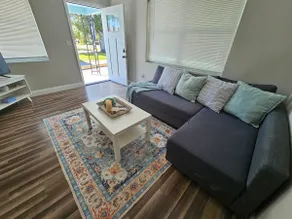 Special Price* 1 BR Apt 3 mi, 7 mins from beach - Image 2