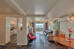 Garden apartment with fabulous views - Image 2