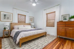 Charming historic Bungalow by lake, pet friendly - Image 4