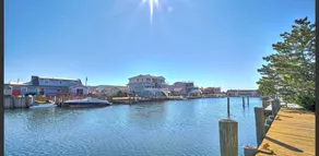 121 Auburn Road. Lagoon front - Image 2