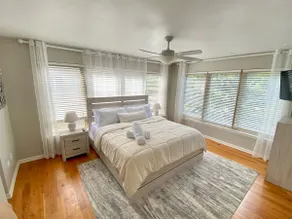 Cozy & Bright Townhome near O’hare -Self Check In- - Image 3