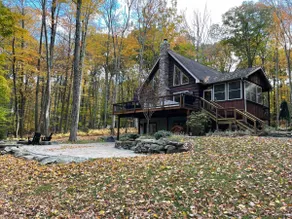Private and Cozy Lake Wallenpaupack Retreat - Image 2