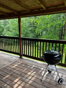Ruby’s Secret Getaway in the Gorge / Hollerwood - Image 3