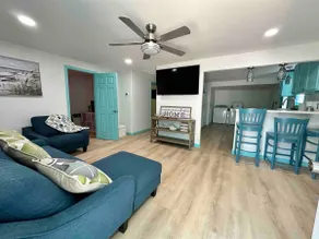 Hidden Oasis plus Bunkhouse - Image 4