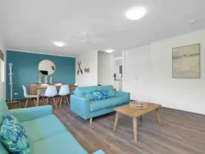 Port Stephens unit within metres to beach - Image 5