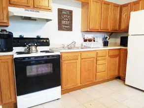 Central Location. Very comfy & clean with view. - Image 4